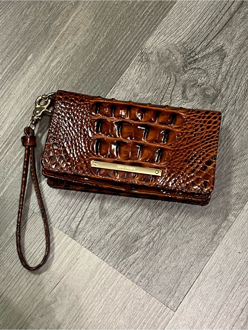 NWOT Brahmin Debra Wallet Pecan Brown Melbourn Wristlet Croc
